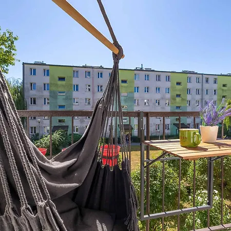 Spacious In Cracow With Balcony, Desk And Bathtub By Renters Διαμέρισμα