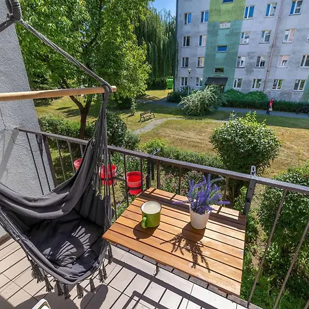 Spacious In Cracow With Balcony, Desk And Bathtub By Renters Διαμέρισμα